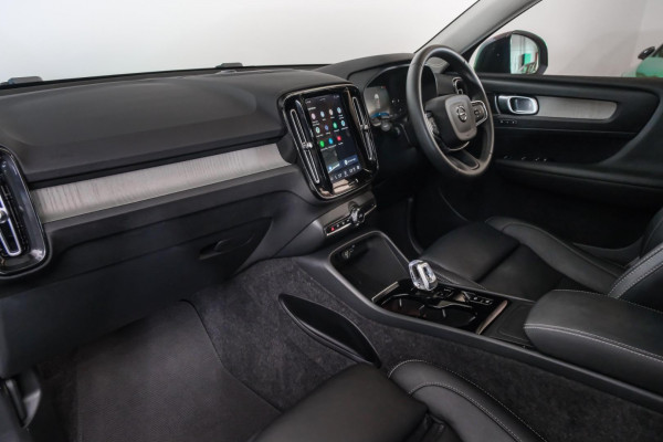2023 Volvo XC40 XZ Ultimate B5 Dark SUV image 8