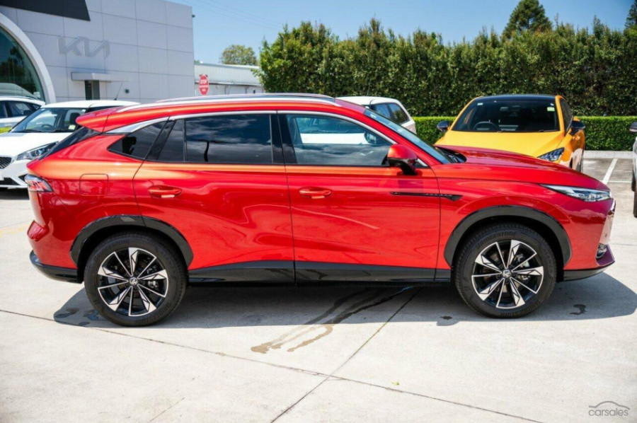 2025 MG HS AS33 Essence SUV Image 4