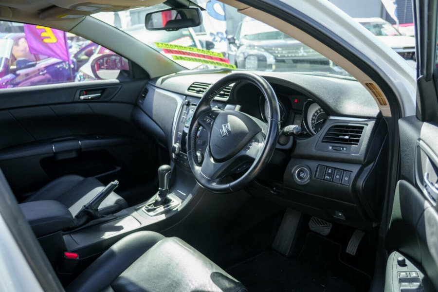 2010 MY11 Suzuki Kizashi FR Prestige Sedan Image 15