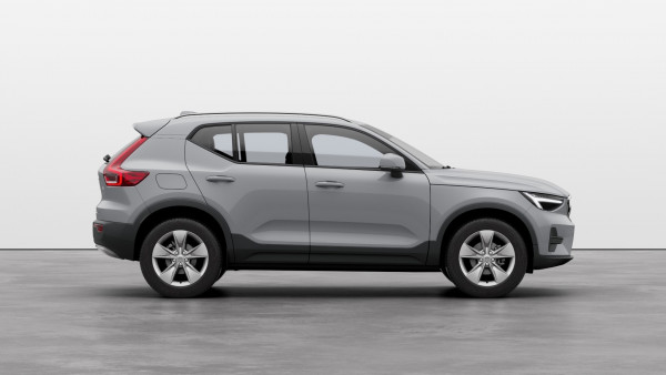 2025 Volvo XC40 XZ Plus B4 SUV image 5