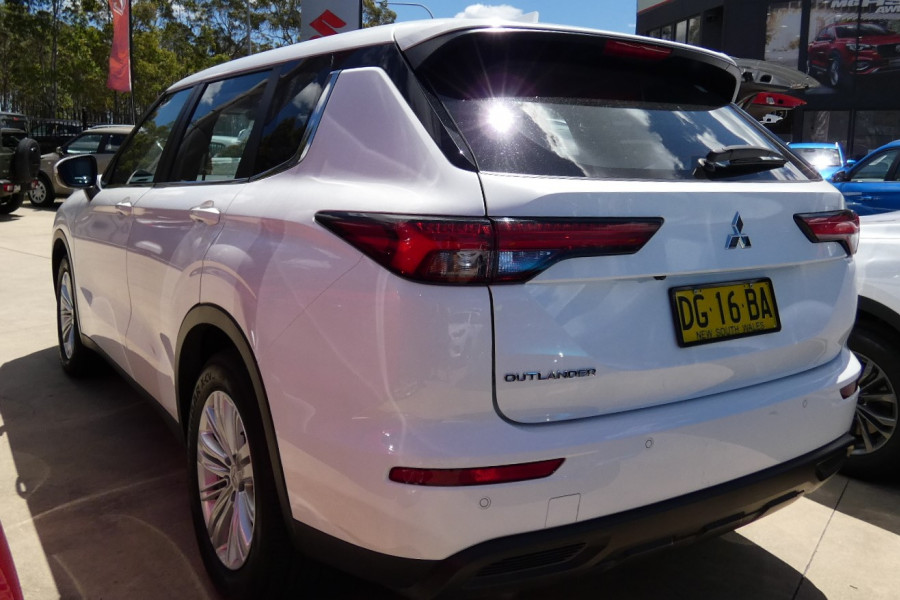 2023 Mitsubishi Outlander ZM MY23 ES 7 SEAT 2WD SUV Image 6