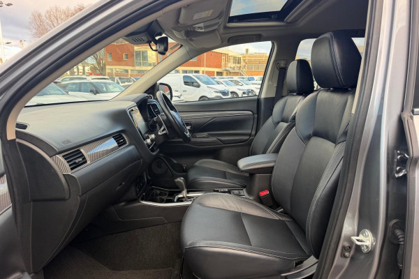2020 MY21 Mitsubishi Outlander ZL Exceed SUV Image 7