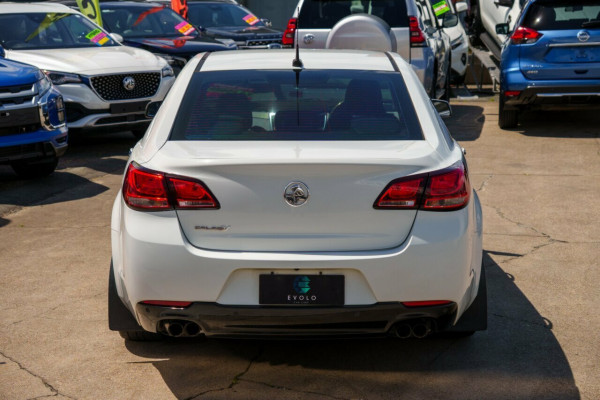 2014 Holden Calais VF V Sedan Image 3