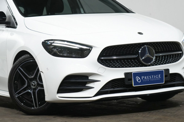 2021 Mercedes-Benz B180 Hatch Image 2