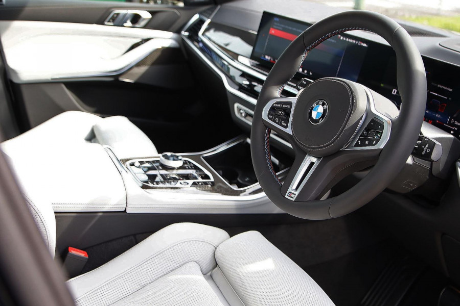 2026 BMW X5 G05 LCI M60i SUV