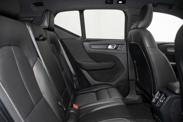 2022 Volvo XC40 XZ Recharge Pure Electric SUV Image 3