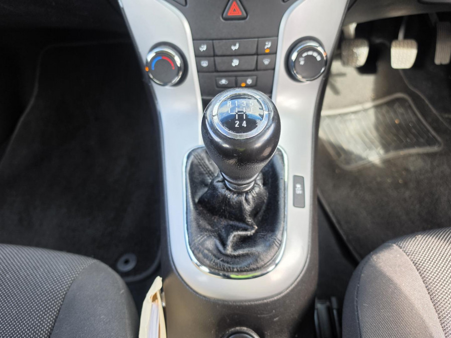 2012 MY13 Holden Cruze JH Series II CD Hatch Image 18