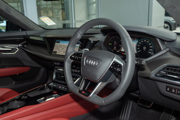 2023 Audi RS e-tron GT F83  Coupe image 6