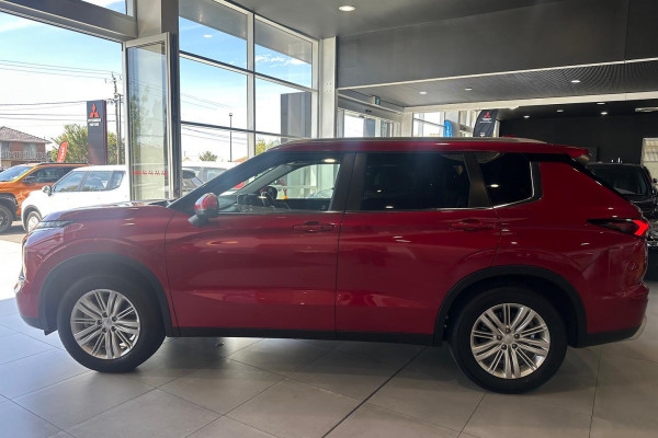 2024 Mitsubishi Outlander ZM LS SUV