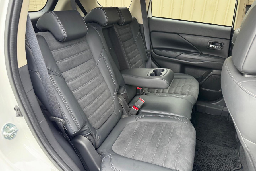 2020 MY21 Mitsubishi Outlander ZL LS SUV Image 24