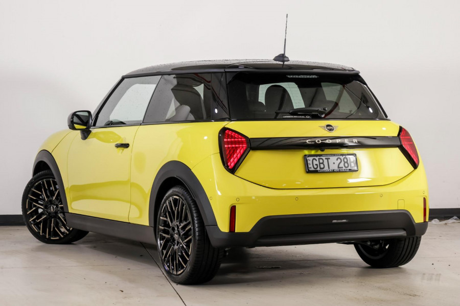 2026 MY25 MINI Cooper F65 C Favoured Hatch