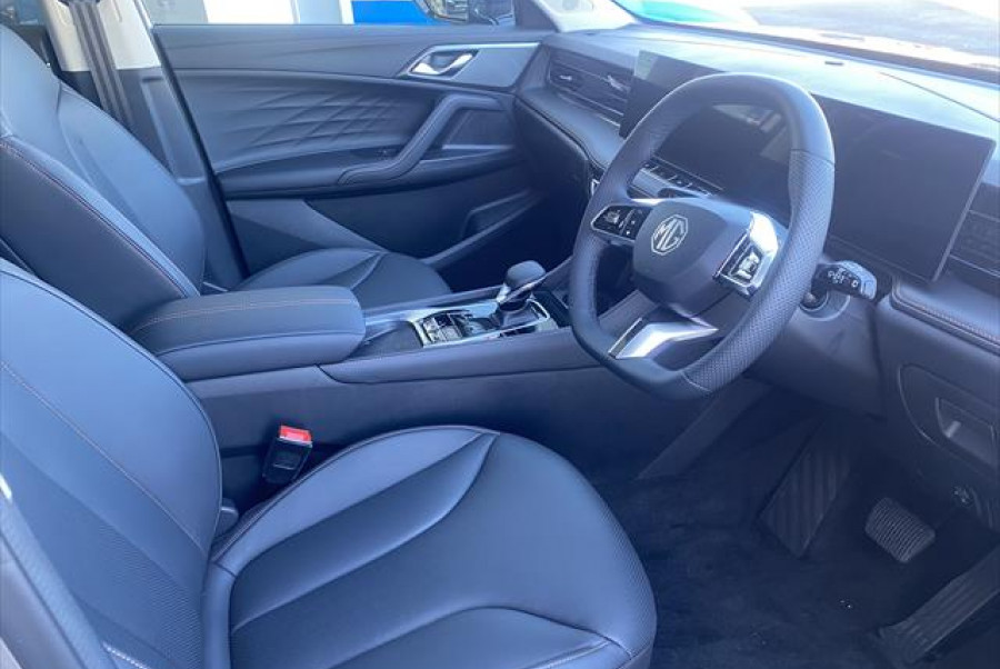 2024 MY24.5 MG HS AS33 Essence SUV Image 9