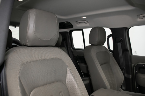2020 Land Rover Defender L663 110 P400 S SUV image 4