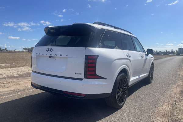 2027 Hyundai Palisade Calligraphy Black Ink SUV Image 7