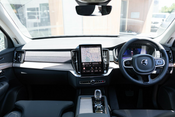 2025 MY26 Volvo XC90 L Series Plus T8 Plug-in Hybrid Dark SUV Image 4