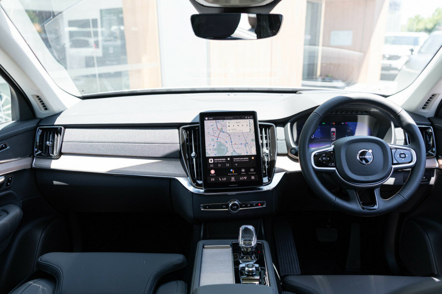 2025 MY26 Volvo XC90 L Series Plus T8 Plug-in Hybrid Dark SUV Image 4