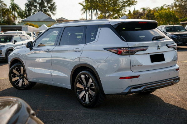 2025 Mitsubishi Outlander ZM Exceed SUV Image 2