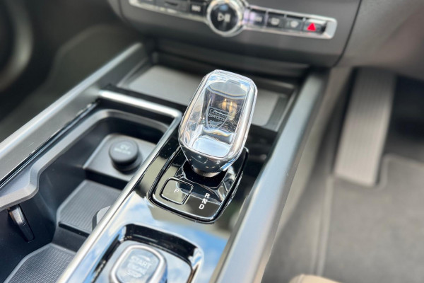 2025 Volvo XC60 UZ Plus T8 Plug-in Hybrid SUV Image 7