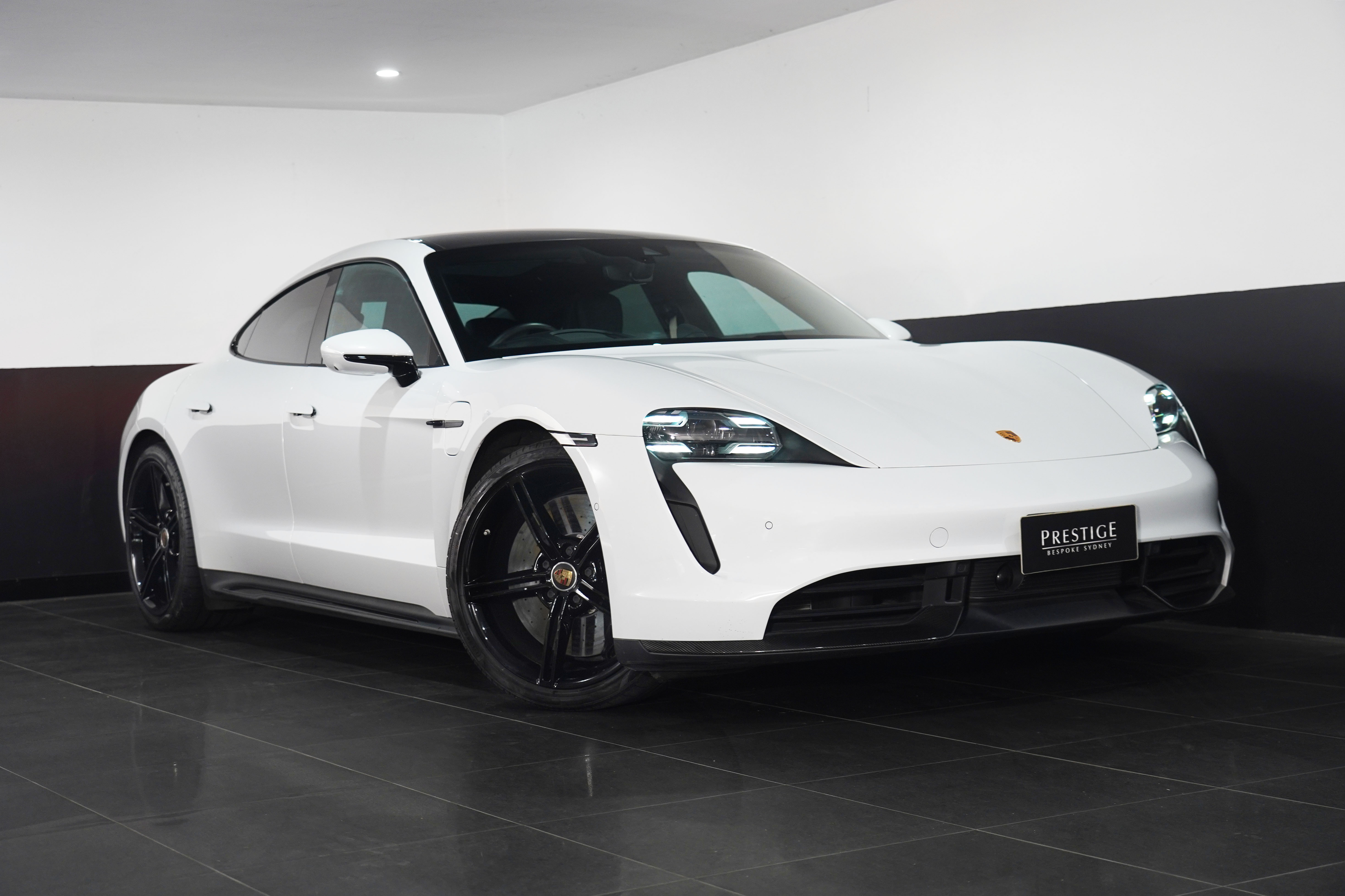 2020 Porsche Taycan Turbo S Coupe Image 13