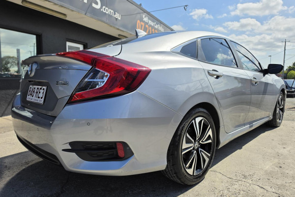 2016 Honda Civic 10th Gen VTi-LX Sedan Image 7