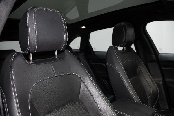 2019 Jaguar F-PACE 25t R-Sport SUV image 4