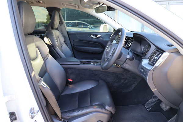 2019 Volvo XC60 UZ T5 Momentum SUV Image 6