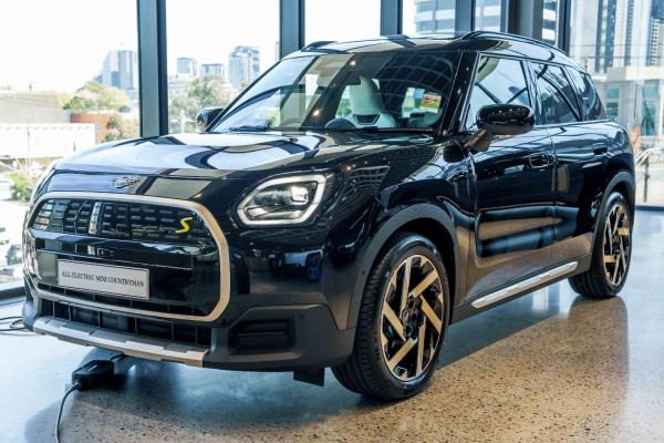 MINI Countryman SE Favoured U25