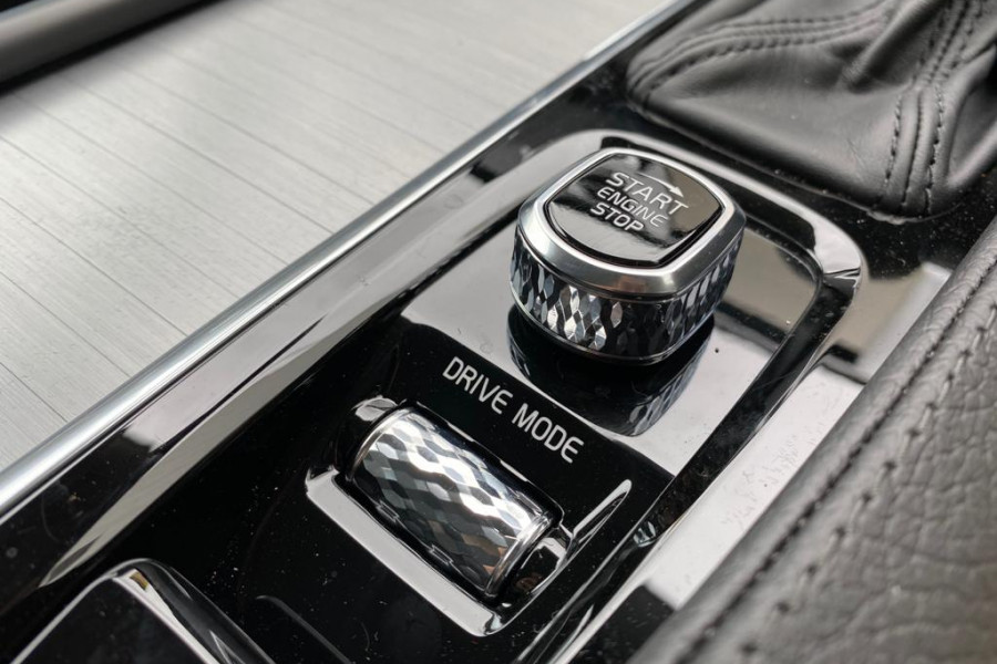 2020 Volvo XC90 L Series T6 Momentum Suv Image 6