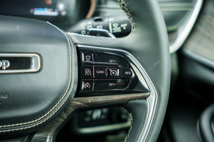 2022 MY23 Jeep Grand Cherokee WL L Overland SUV Image 13