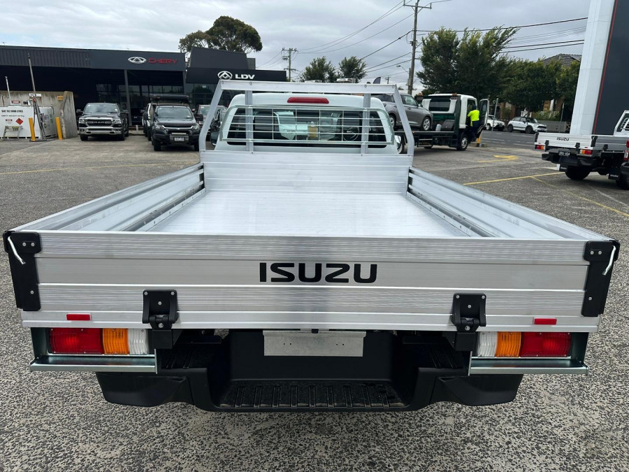 2026 MY25.5 Isuzu D-MAX RG SX High Ride Cab Chassis Image 4