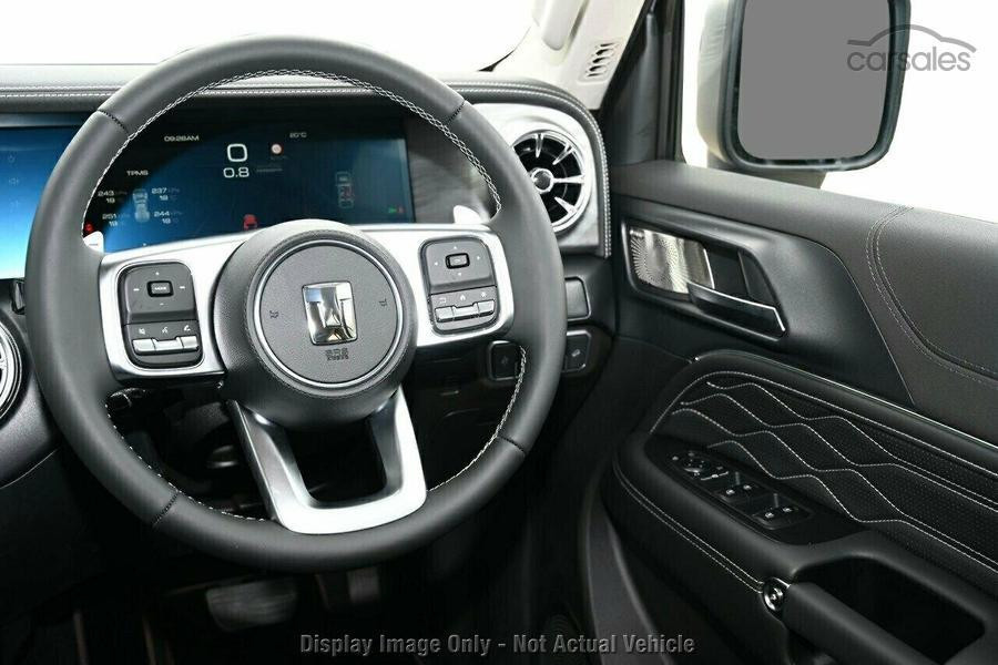 2025 GWM Tank 300 P01 Ultra SUV Image 9