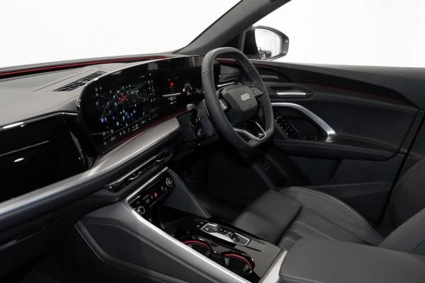 2026 Audi Q5 e-hybrid 270kW SUV image 8
