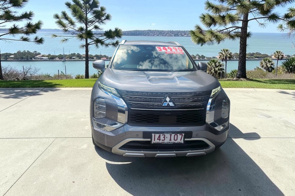 2023 Mitsubishi Outlander ZM LS SUV Image 2