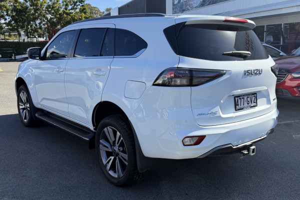 2022 MY23 Isuzu MU-X RJ LS-T SUV Image 8