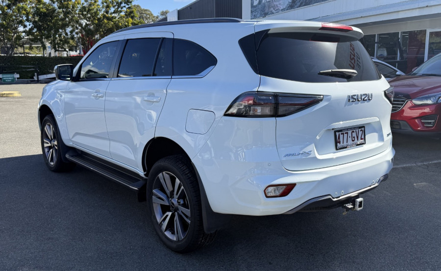 2022 MY23 Isuzu MU-X RJ LS-T SUV Image 8