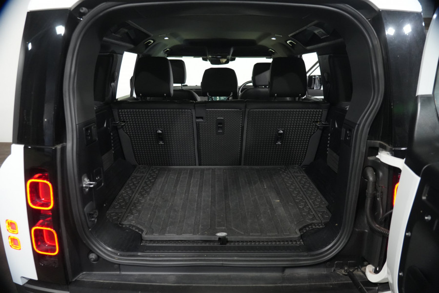 2024 Land Rover Defender L663 110 P300 S SUV Image 24