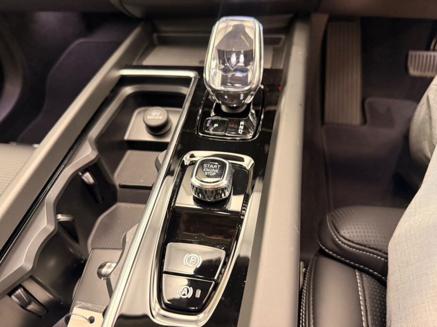 2025 MY26 Volvo XC60 UZ Ultra B5 Dark SUV Image 20