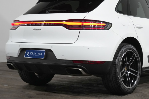 2021 Porsche Macan SUV Image 8