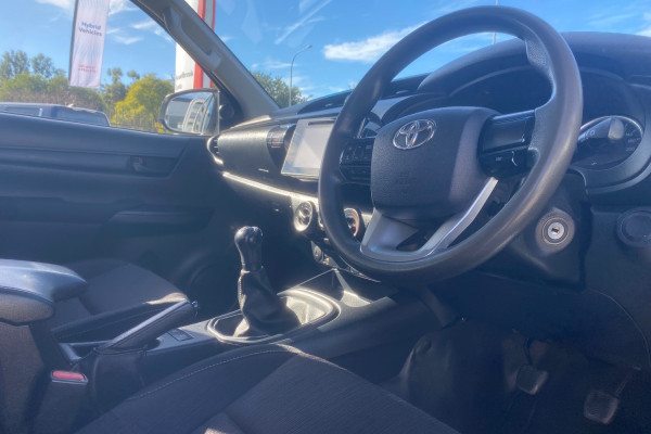 2018 Toyota HiLux  SR Double Cab Pick Up Image 10