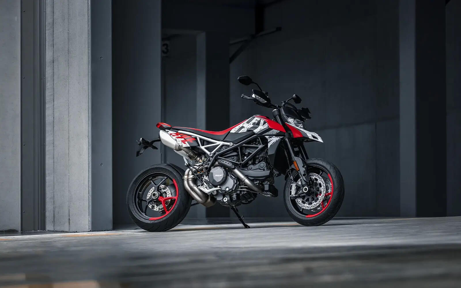 Hypermotard 950 RVEMeet the new player.  Image