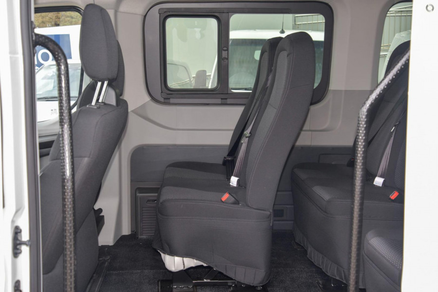 2025 MY24 LDV Deliver 9  11-Seat Bus Image 10