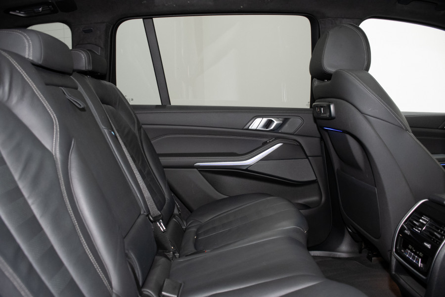 2019 BMW X7 Xdrive30d SUV Image 4