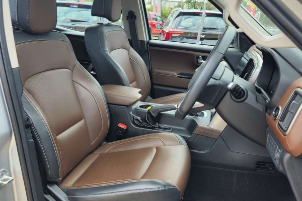 2023 Mahindra Scorpio  Z8 SUV Image 14