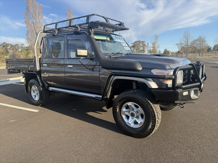 2022 Toyota LandCruiser VDJ79R GXL Cab Chassis Image 1