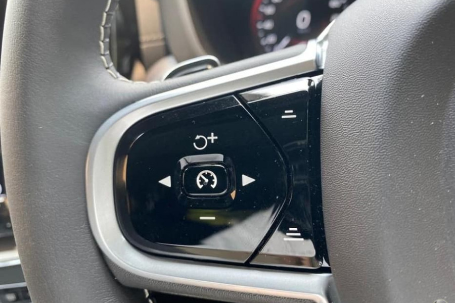 2020 Volvo XC60 UZ T6 R-Design Suv Image 5