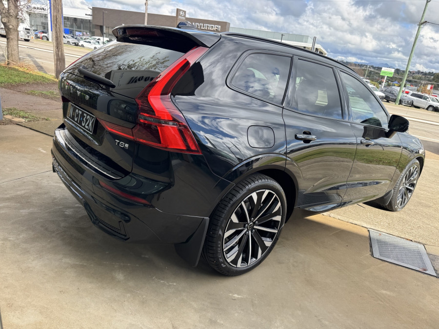 2026 Volvo XC60 UZ Ultra T8 Plug-in Hybrid Dark SUV Image 5