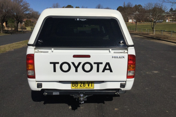 2009 Toyota HiLux 6M7099000 Workmate Ute Image 5