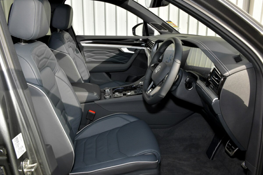 2024 Volkswagen Touareg RC 210TDI R-Line SUV Image 6