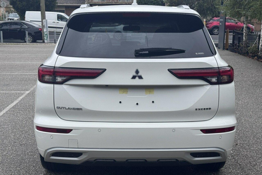 2024 Mitsubishi Outlander ZM Exceed SUV Image 6