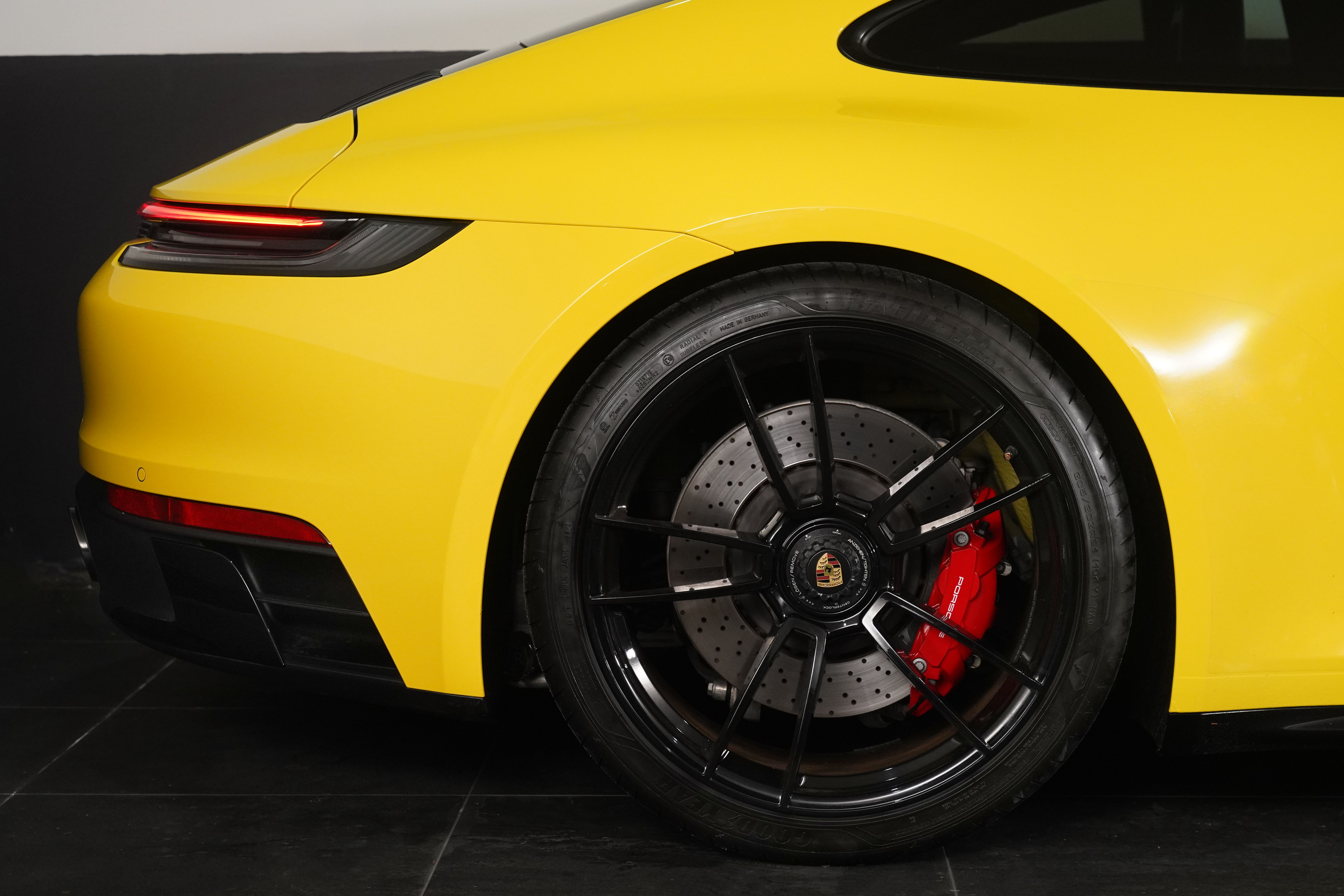 2022 Porsche 911 Carrera GTS Coupe Image 19